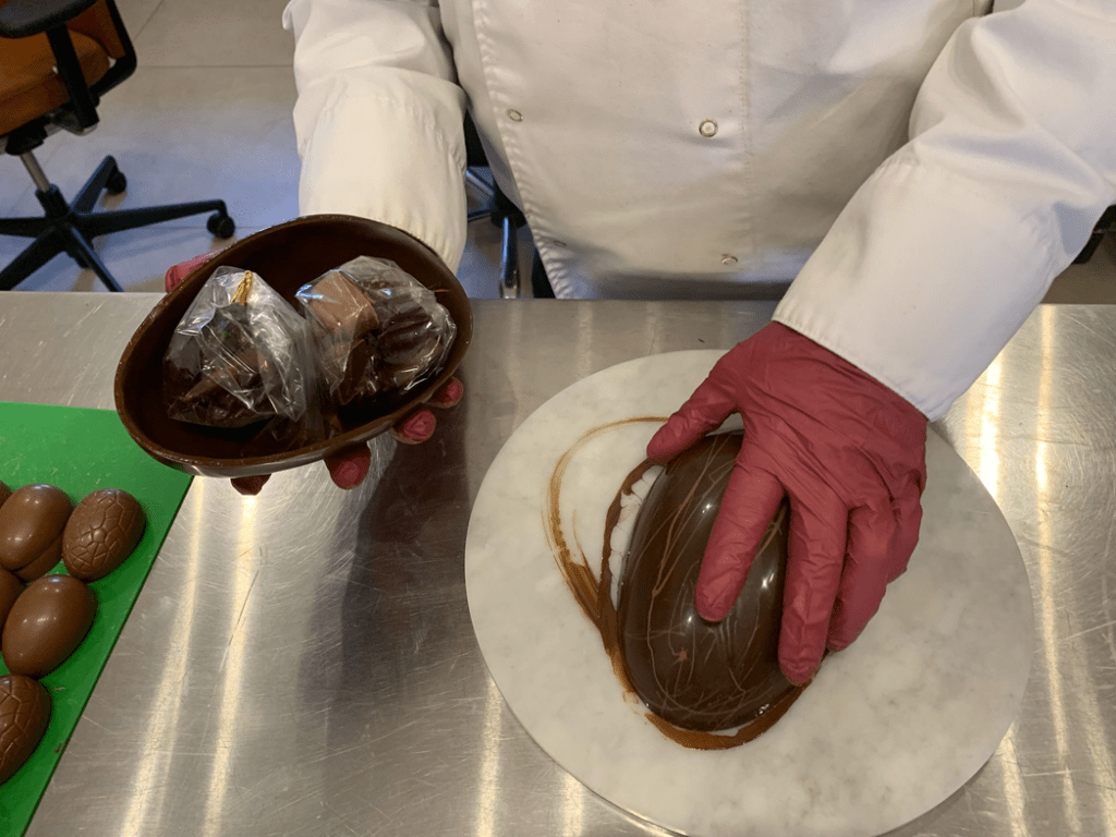 Easter egg with figurines 